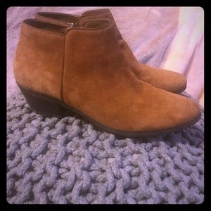 Crown Vintage Tabitha suede bootie 9